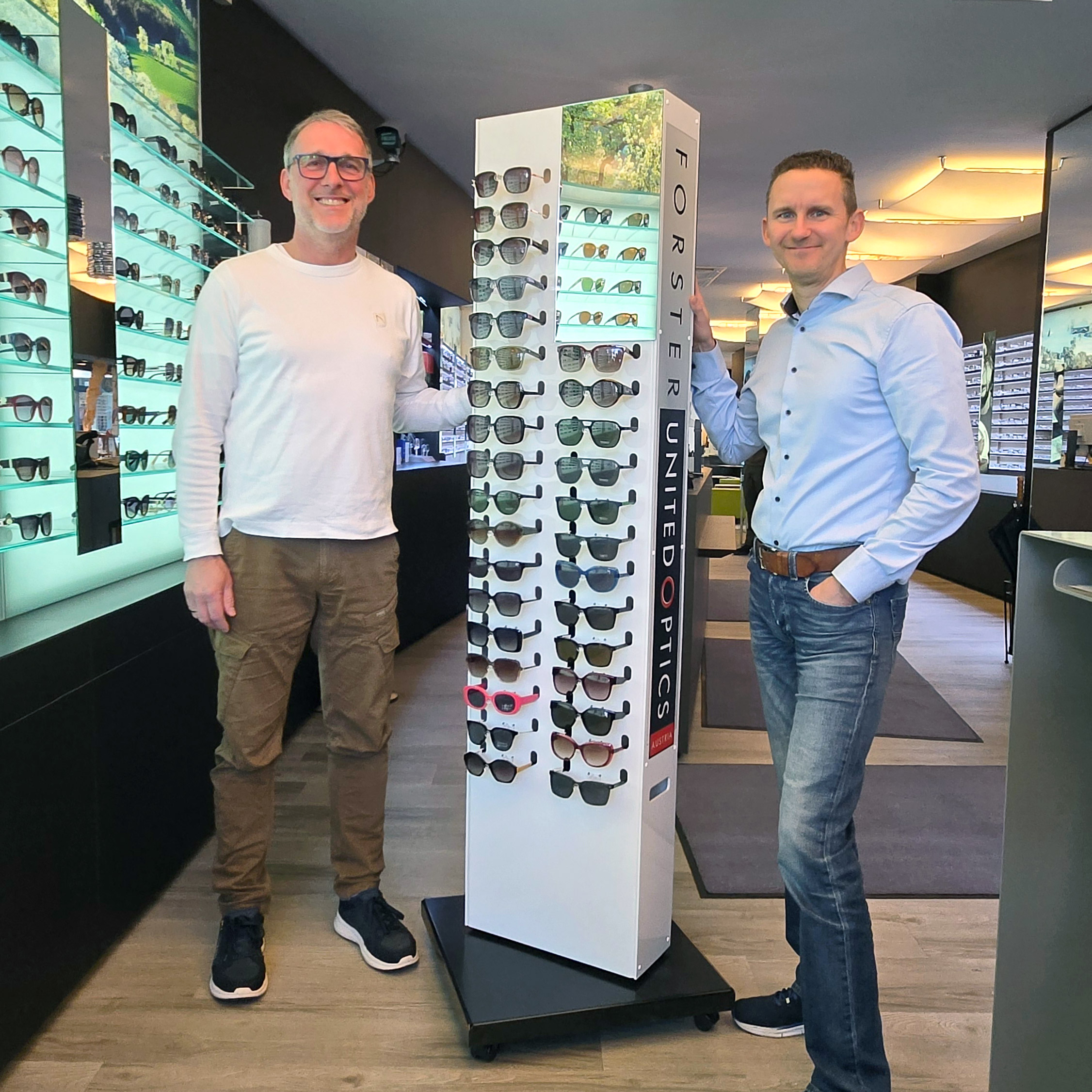 Moderner Brillenaufsteller von Sign7