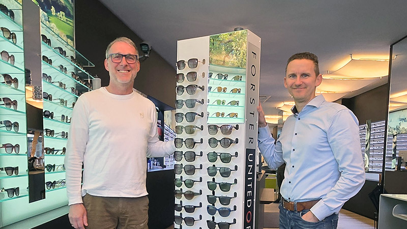Brillenaufsteller für  Forster United Optics